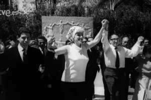 Mary Santpere sardana